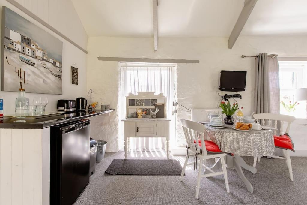 Chypons Farm Bed & Breakfast Пензанс Екстериор снимка