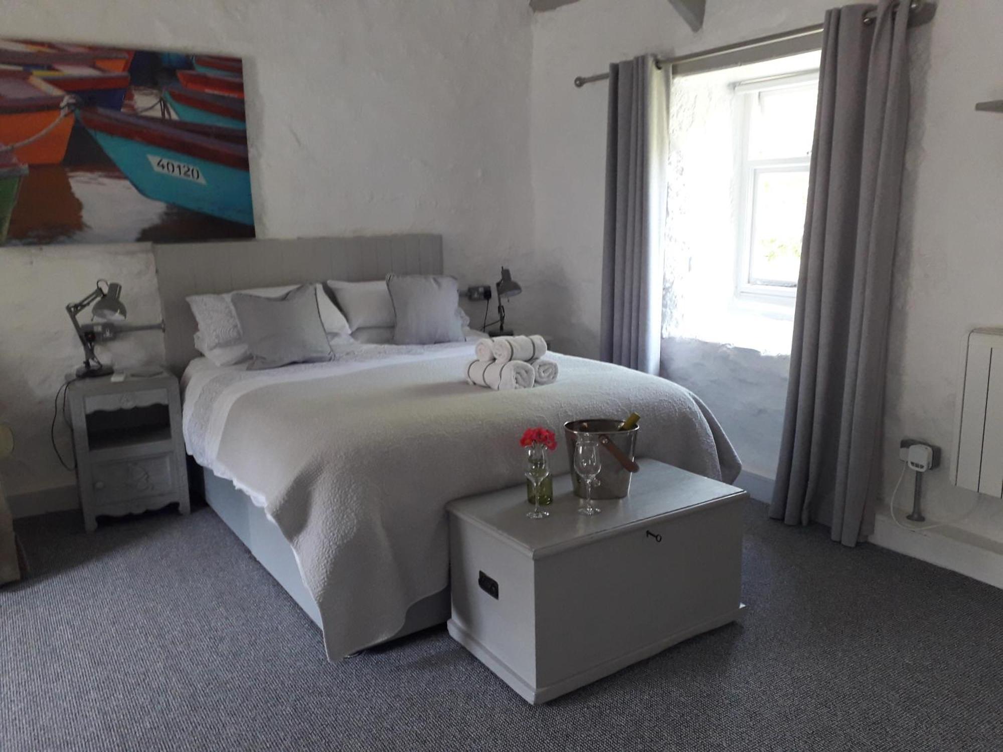 Chypons Farm Bed & Breakfast Пензанс Екстериор снимка